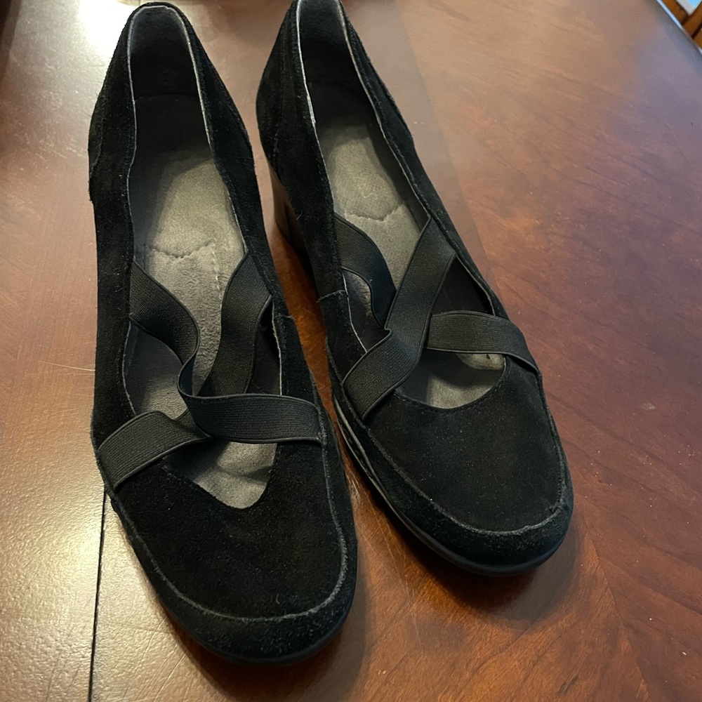 Black heeled sandals
